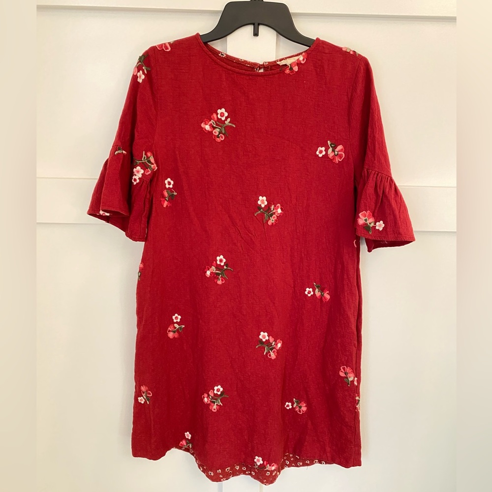 Oddy Embroidered Floral Shift Dress with Bell Sleeves